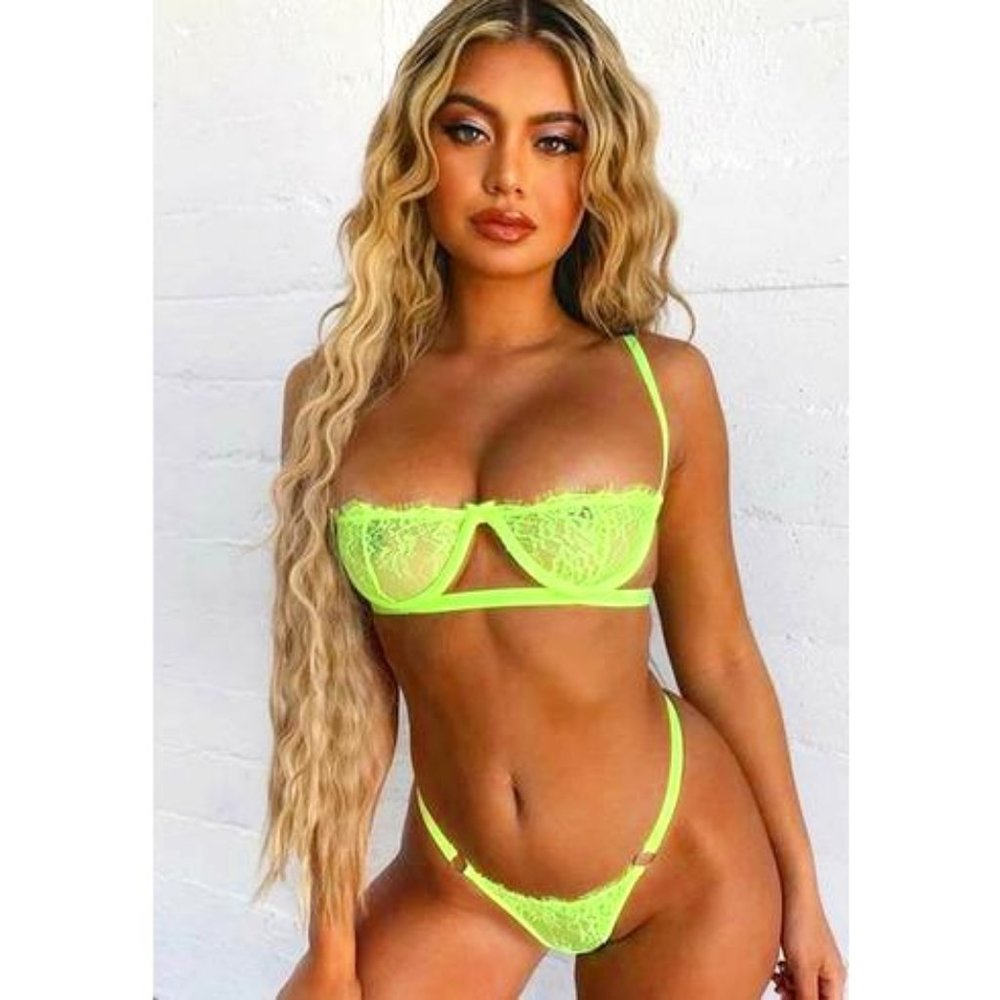 Allure Me Lace Bralette Set